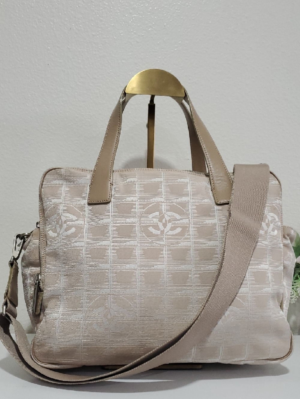 VINTAGE CHANEL Beige Nylon Jacquard Travel Line Handbag/Shoulder/Crossbody Satch - Picture 3 of 16